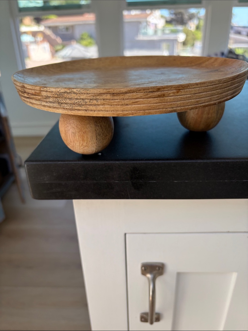 Wooden Round Soap Dish with Ball Feet - Natural